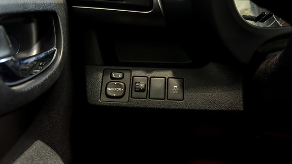 Toyota Verso-S 14 of 24