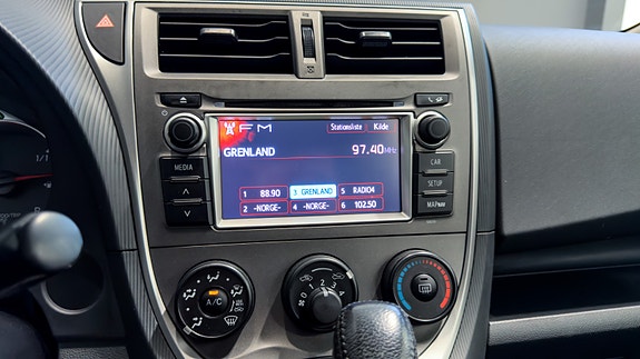 Toyota Verso-S 18 of 24