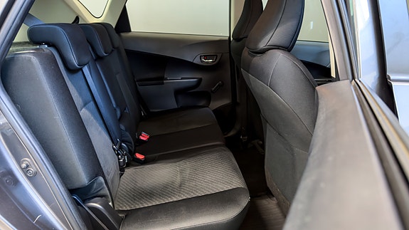 Toyota Verso-S 23 of 24