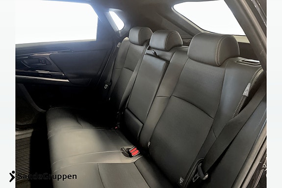 Subaru Solterra 14 of 16
