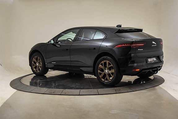 Jaguar I-PACE 3 of 5