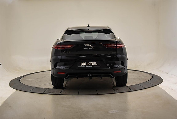 Jaguar I-PACE 4 of 5