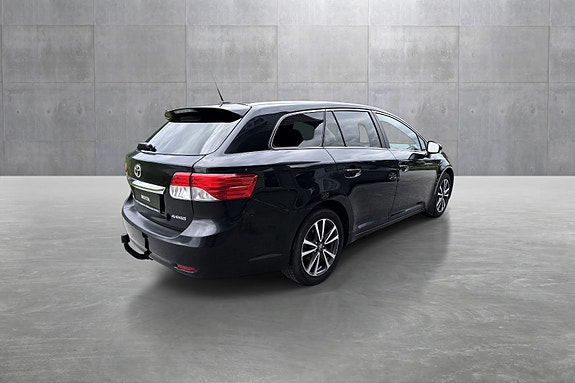 Toyota Avensis 5 of 5
