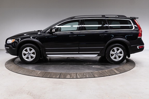Volvo XC70 2 of 5