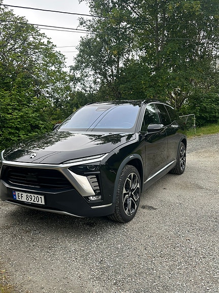 NIO ES8 2 of 30