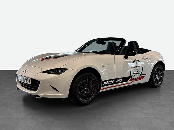 Mazda MX-5 2 of 5