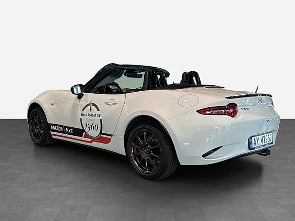 Mazda MX-5 4 of 5