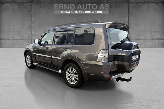 Mitsubishi Pajero 5 of 5
