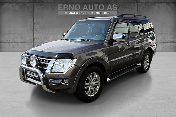 Mitsubishi Pajero 4 of 5