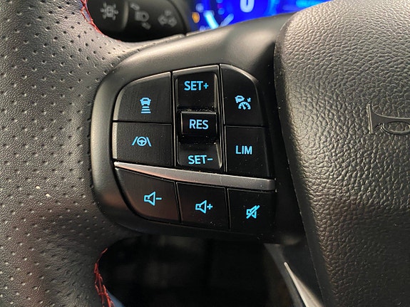 Ford Kuga 14 of 30