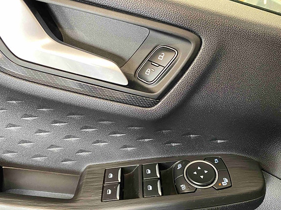Ford Kuga 16 of 30
