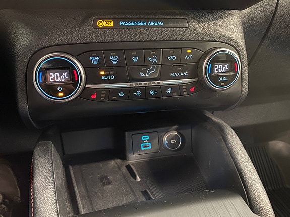 Ford Kuga 25 of 30