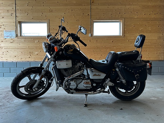Honda VT 700 2 of 5