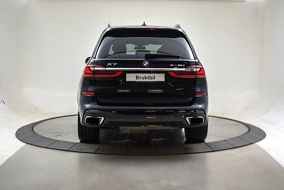 BMW X7 4 of 5