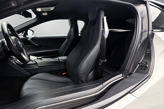 BMW i8 13 of 30