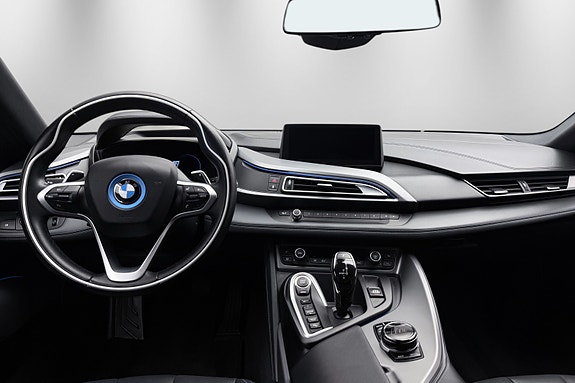 BMW i8 16 of 30