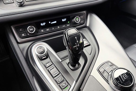 BMW i8 22 of 30