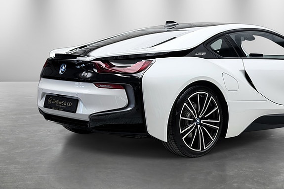 BMW i8 8 of 30