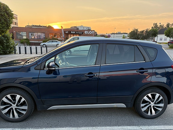 Suzuki SX4 S-Cross 2 of 5