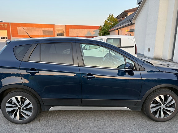 Suzuki SX4 S-Cross 4 of 5
