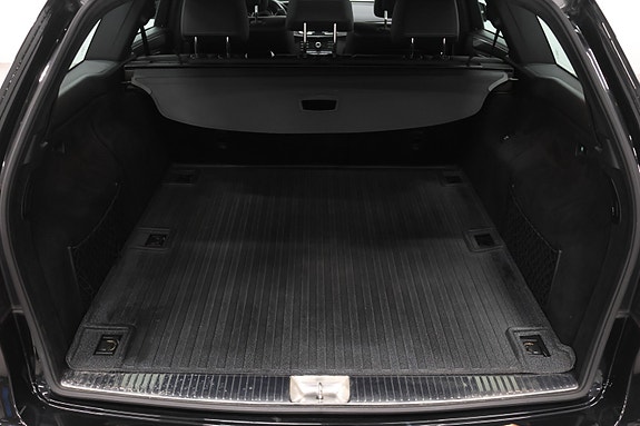 Mercedes-Benz E220 24 of 25