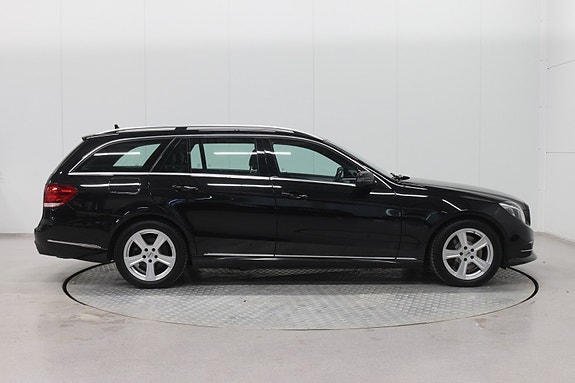 Mercedes-Benz E220 7 of 25