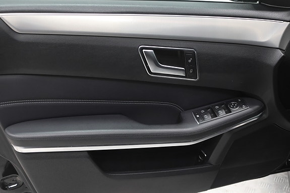 Mercedes-Benz E220 21 of 25