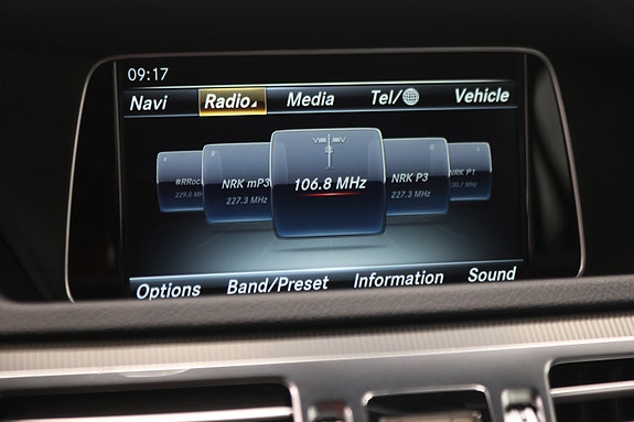 Mercedes-Benz E220 22 of 25