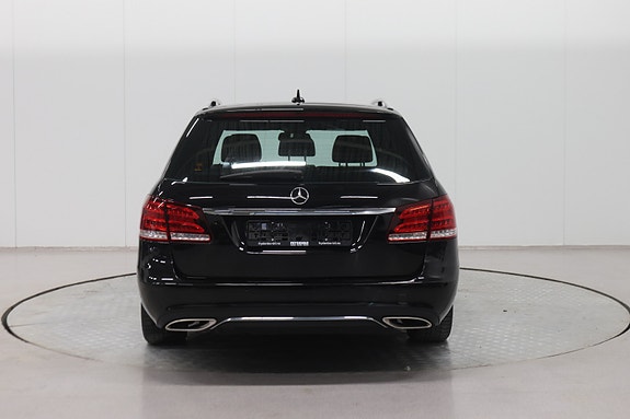 Mercedes-Benz E220 5 of 25