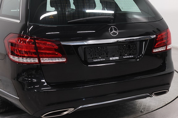 Mercedes-Benz E220 3 of 25