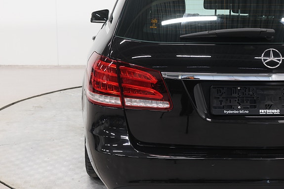 Mercedes-Benz E220 4 of 25