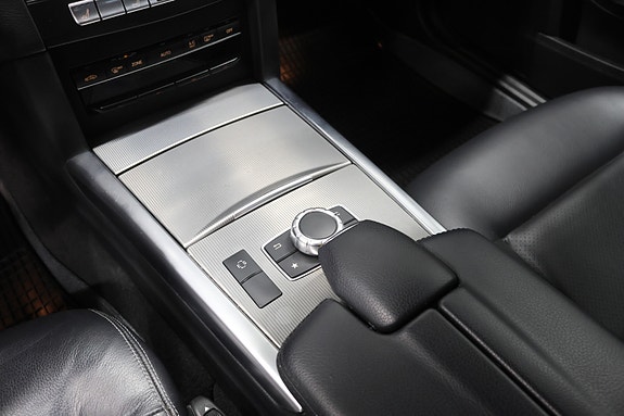 Mercedes-Benz E220 20 of 25