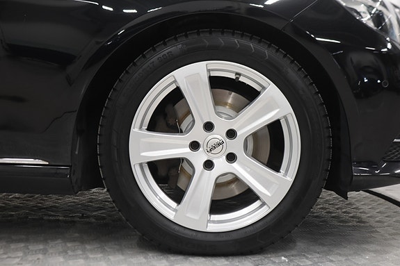 Mercedes-Benz E220 25 of 25