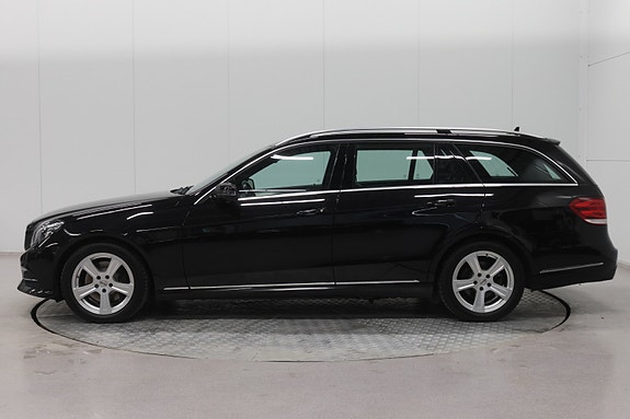 Mercedes-Benz E220 2 of 25