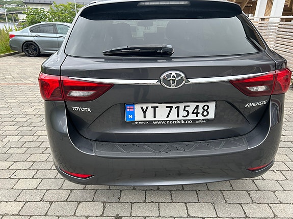 Toyota Avensis 5 of 5
