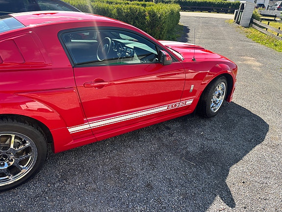 Ford Mustang 6 of 17