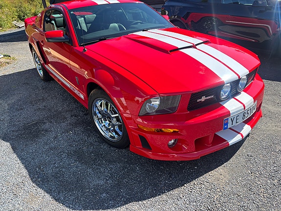 Ford Mustang 7 of 17