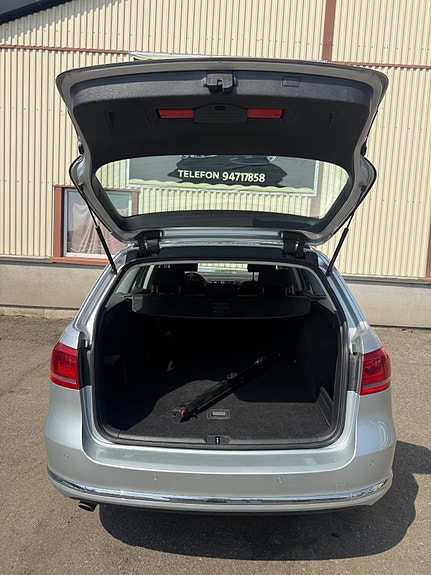 Volkswagen Passat 24 of 27
