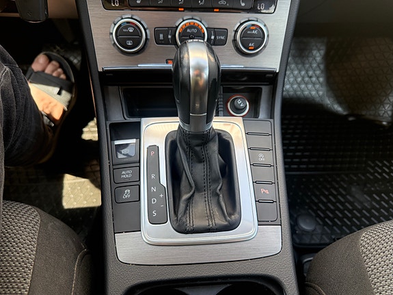 Volkswagen Passat 19 of 27
