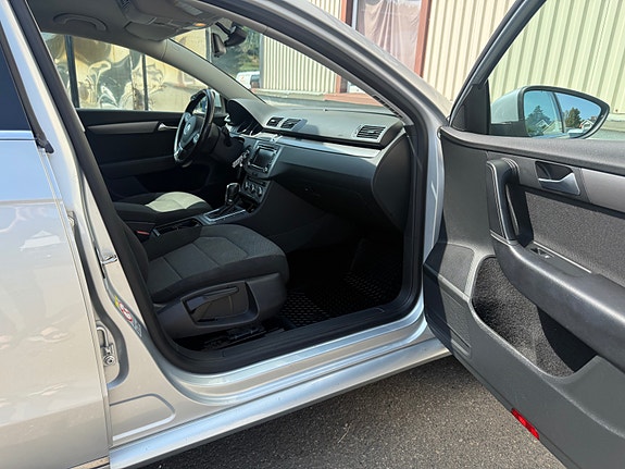 Volkswagen Passat 26 of 27