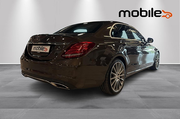 Mercedes-Benz C350 e 3 of 5