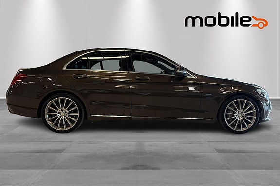 Mercedes-Benz C350 e 2 of 5
