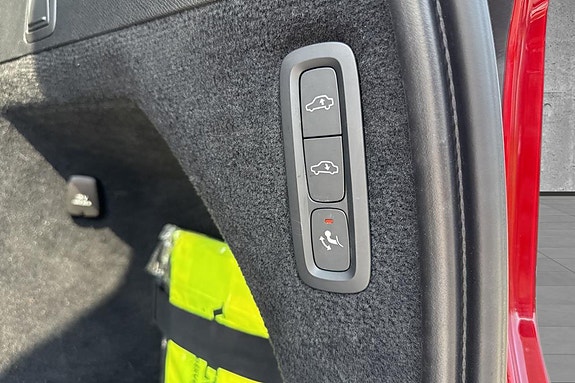Volvo XC90 28 of 30