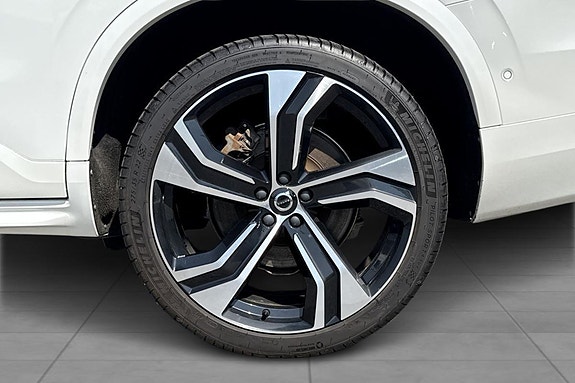 Volvo XC90 12 of 30