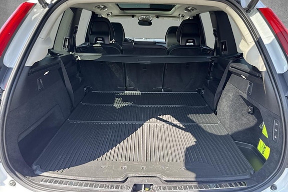 Volvo XC90 27 of 30