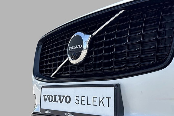 Volvo XC90 10 of 30
