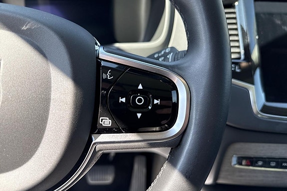 Volvo XC90 18 of 30