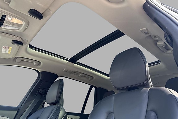 Volvo XC90 23 of 30