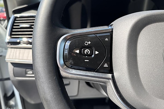 Volvo XC90 17 of 30