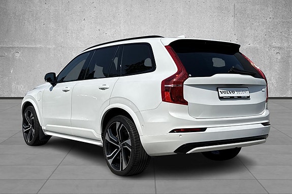 Volvo XC90 8 of 30